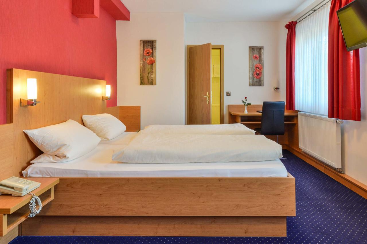 Hotel-Gasthof Rotes Ross Heroldsberg Exteriér fotografie